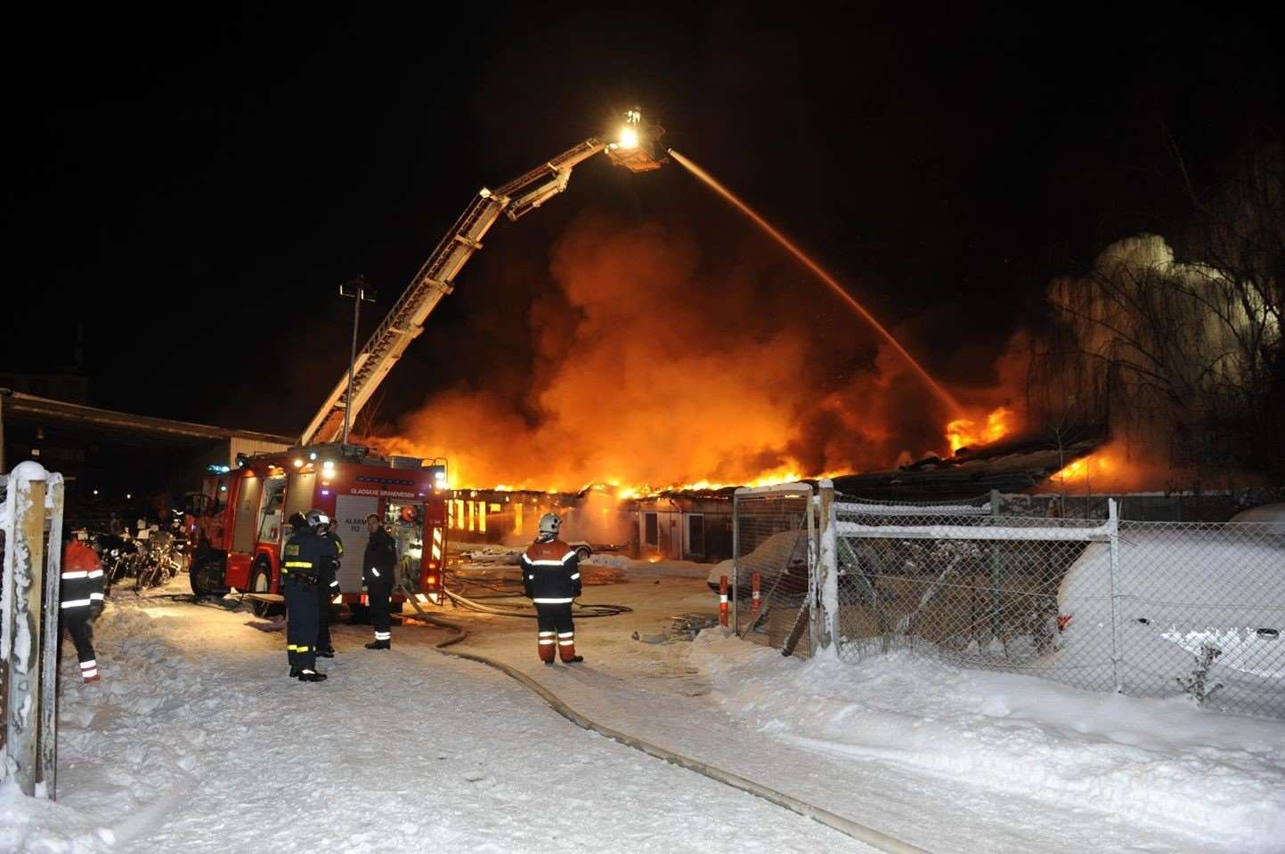 2010.12.22 brand sydmarken 35 gladsaxe brandvæsen